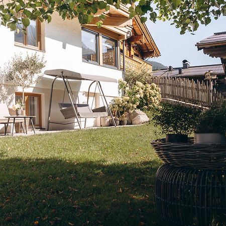 Haus Spieleck Bed & Breakfast Saalbach-Hinterglemm Exterior foto