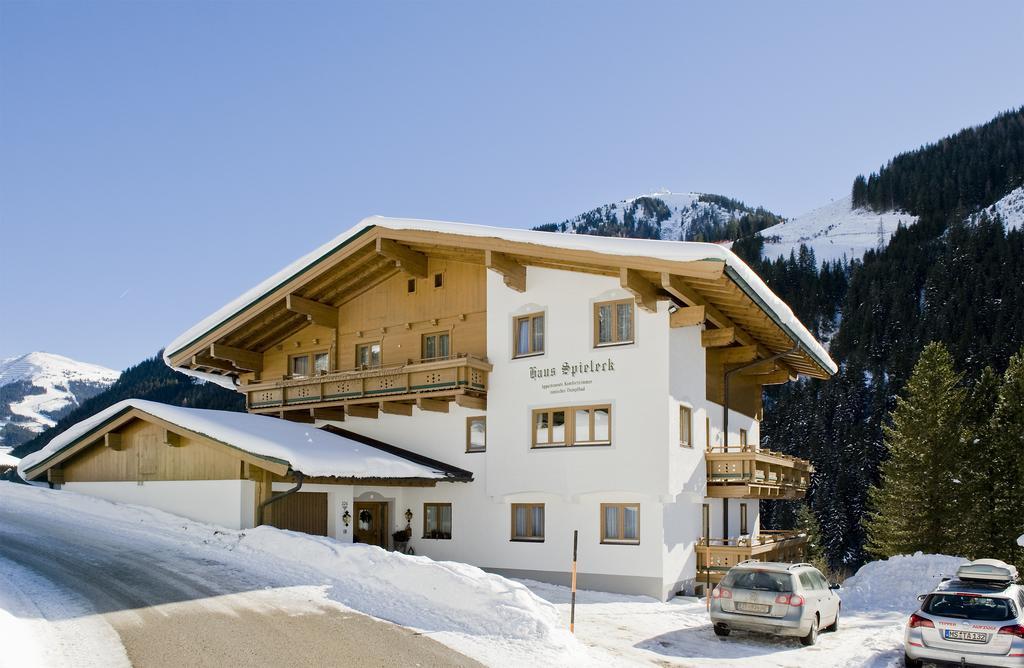 Haus Spieleck Bed & Breakfast Saalbach-Hinterglemm Exterior foto