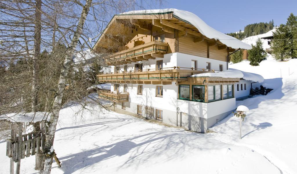 Haus Spieleck Bed & Breakfast Saalbach-Hinterglemm Exterior foto