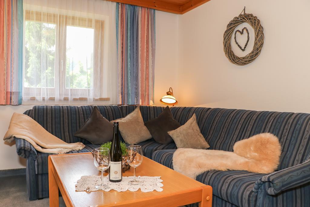 Haus Spieleck Bed & Breakfast Saalbach-Hinterglemm Exterior foto