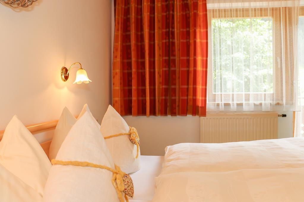 Haus Spieleck Bed & Breakfast Saalbach-Hinterglemm Exterior foto