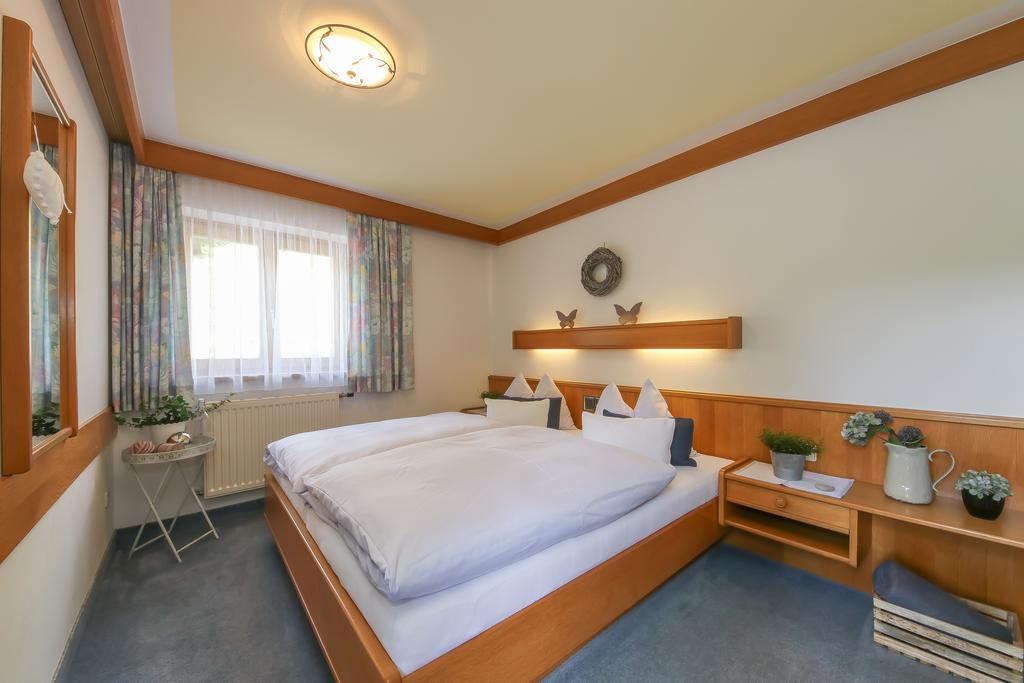 Haus Spieleck Bed & Breakfast Saalbach-Hinterglemm Exterior foto