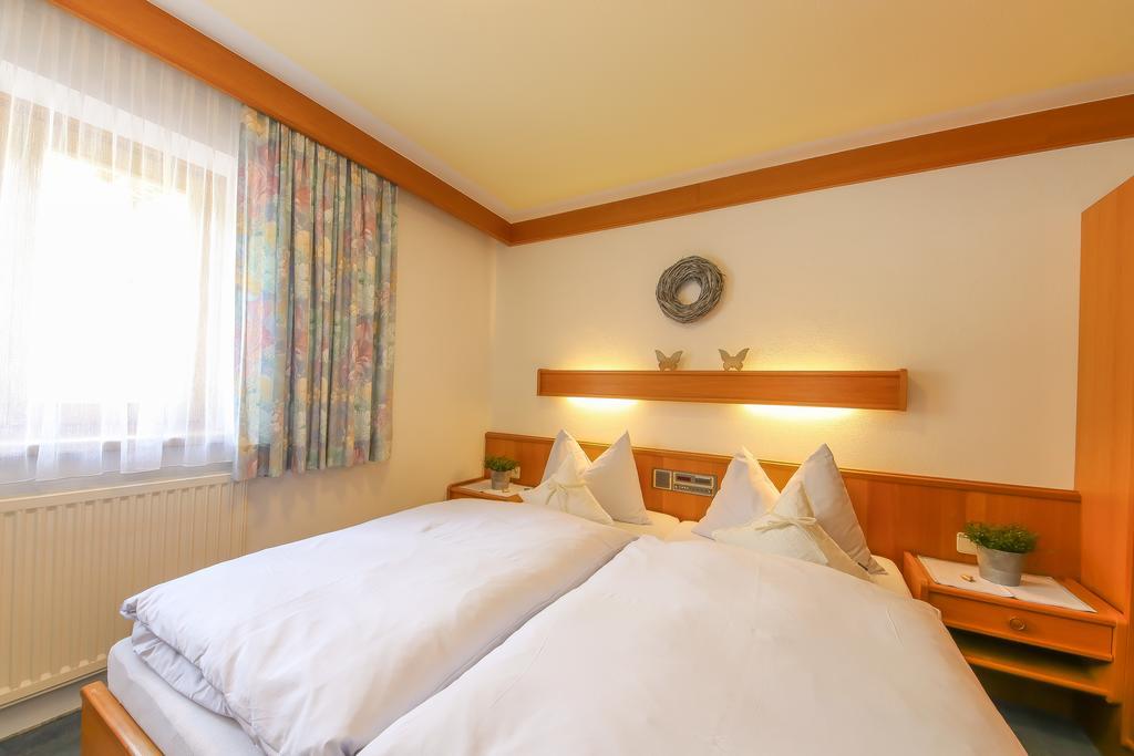 Haus Spieleck Bed & Breakfast Saalbach-Hinterglemm Exterior foto