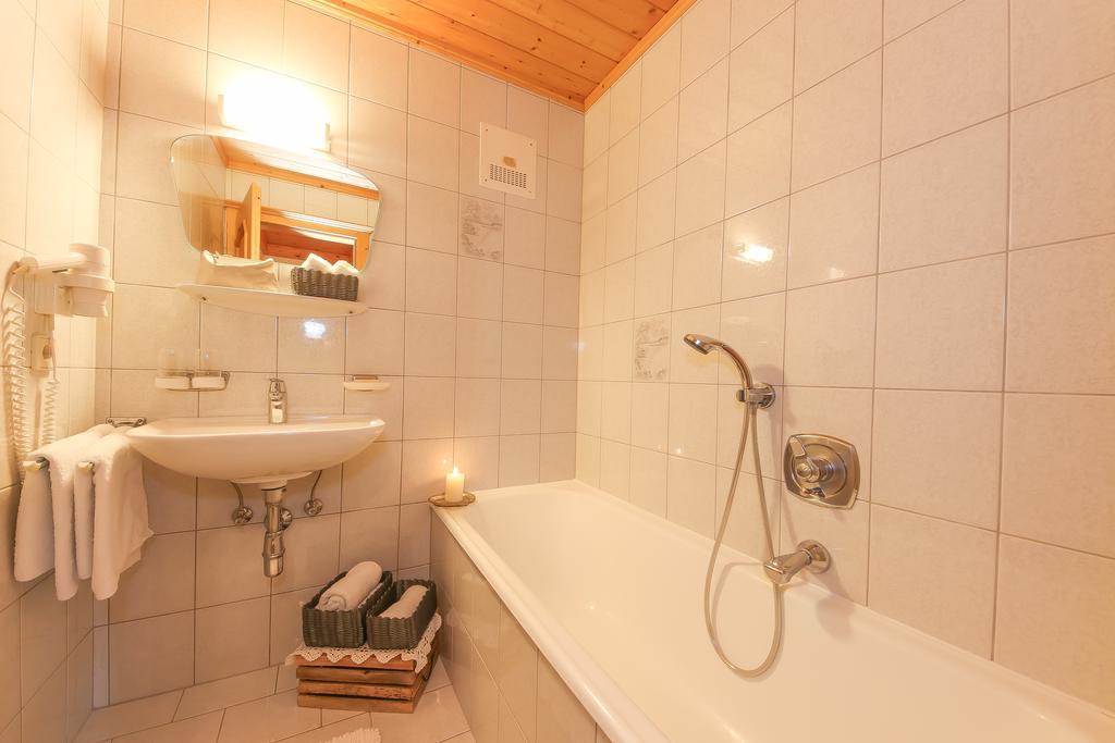Haus Spieleck Bed & Breakfast Saalbach-Hinterglemm Exterior foto