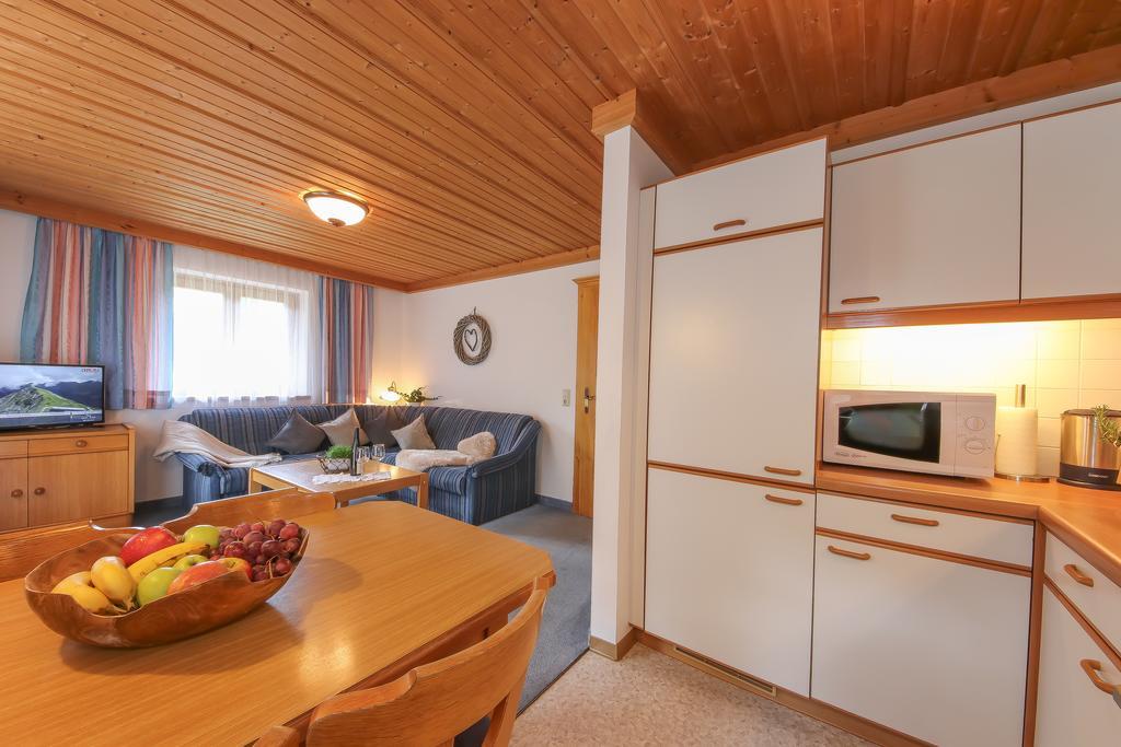 Haus Spieleck Bed & Breakfast Saalbach-Hinterglemm Exterior foto