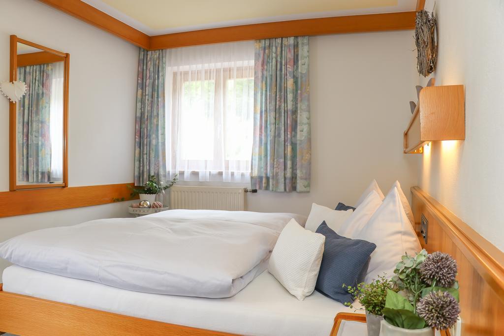 Haus Spieleck Bed & Breakfast Saalbach-Hinterglemm Exterior foto